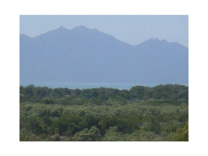 12 Hay Street, Bowen QLD 4805