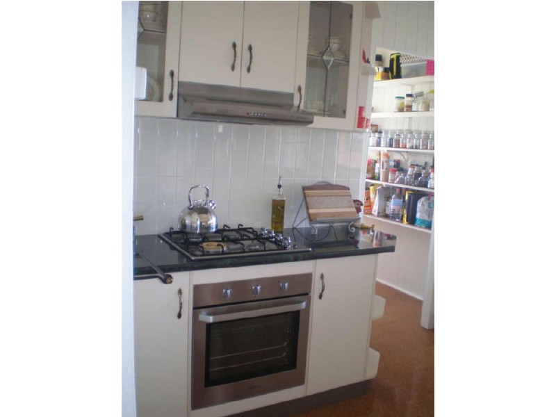 12 Hay Street, Bowen QLD 4805