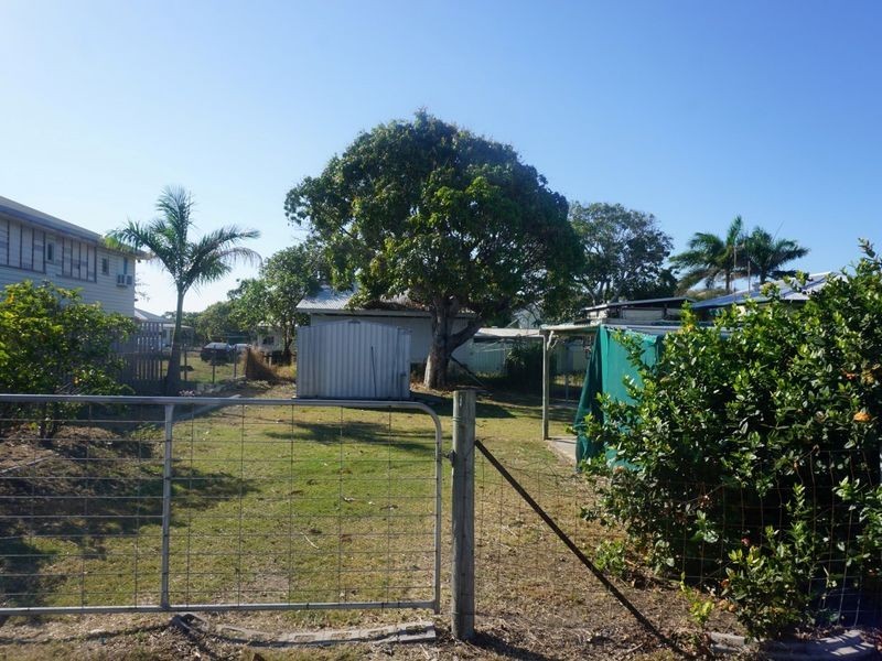 33 Sinclair Street, Bowen QLD 4805