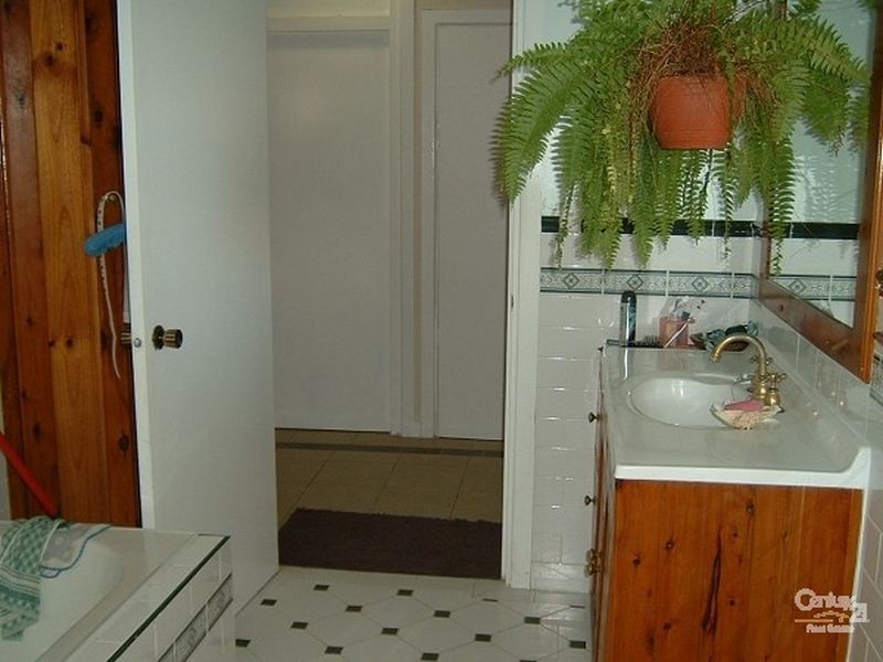 4 Wentworth Street, Bowen QLD 4805