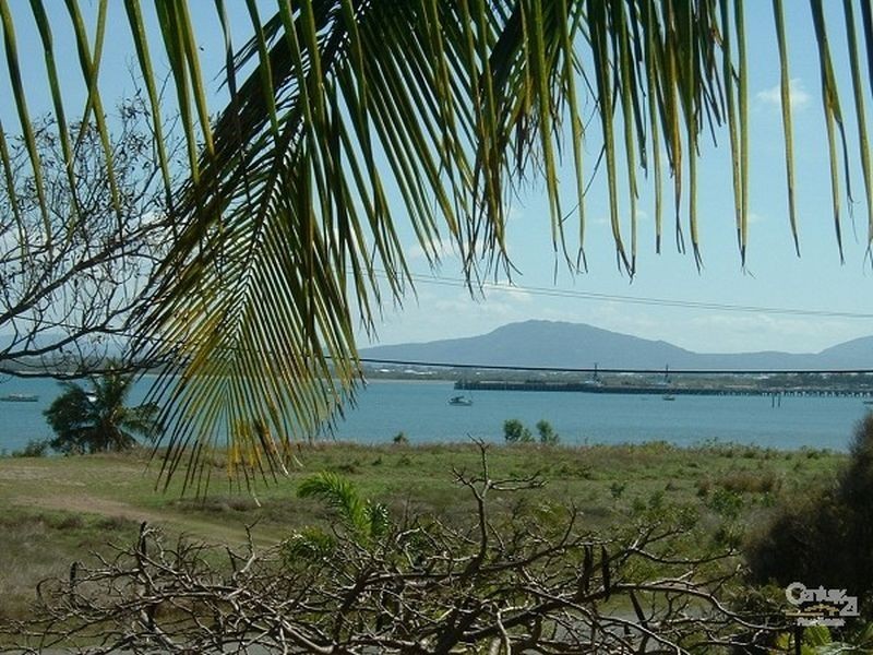 4 Wentworth Street, Bowen QLD 4805