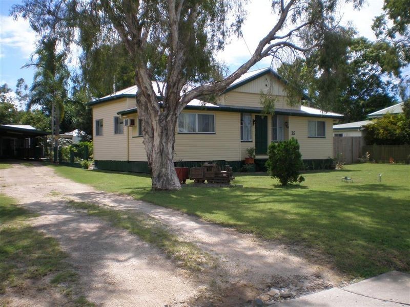 25 Leichhardt Street, Bowen QLD 4805