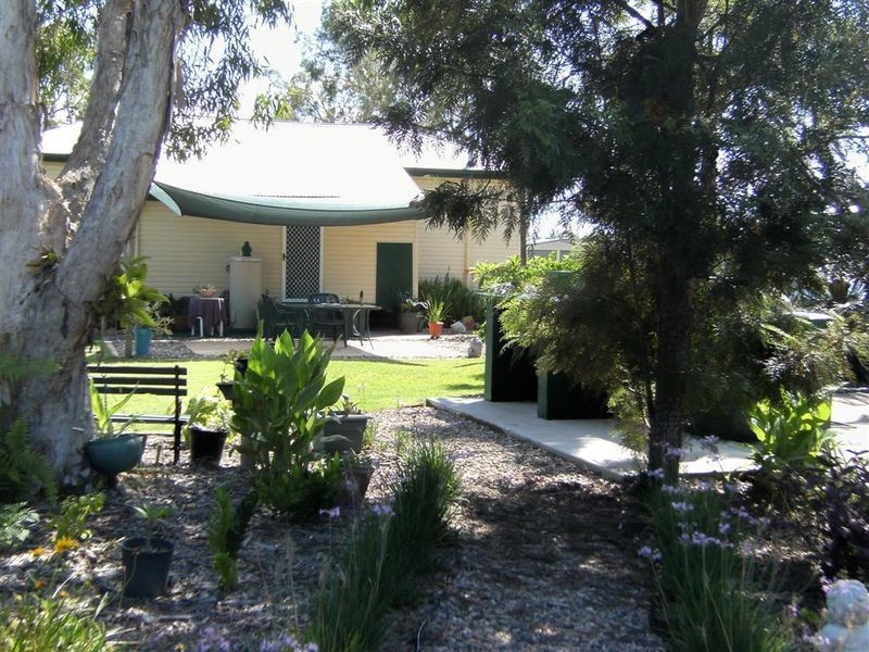 25 Leichhardt Street, Bowen QLD 4805