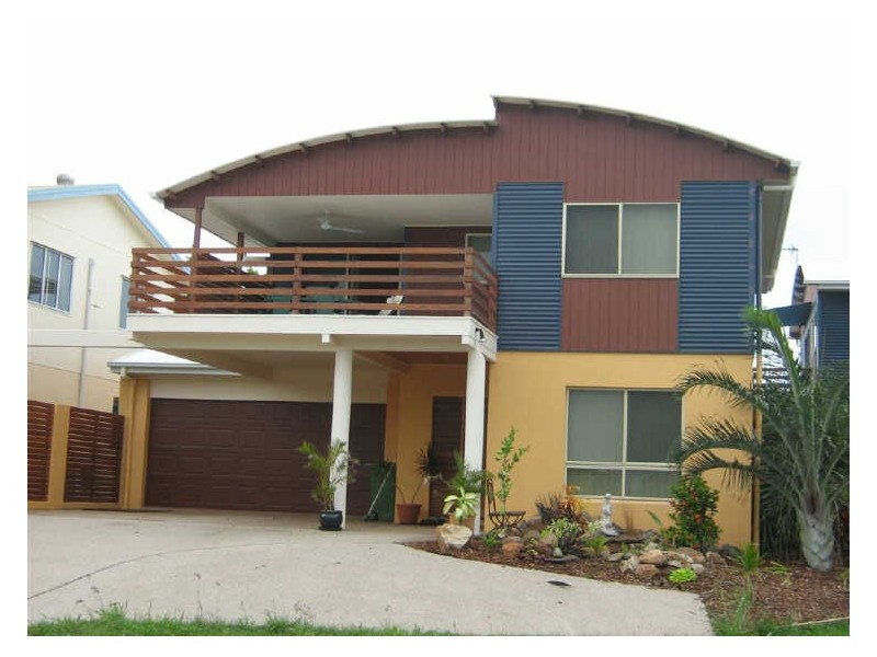 2/104 Dalrymple Street, Bowen QLD 4805