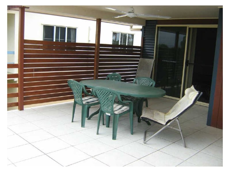 2/104 Dalrymple Street, Bowen QLD 4805