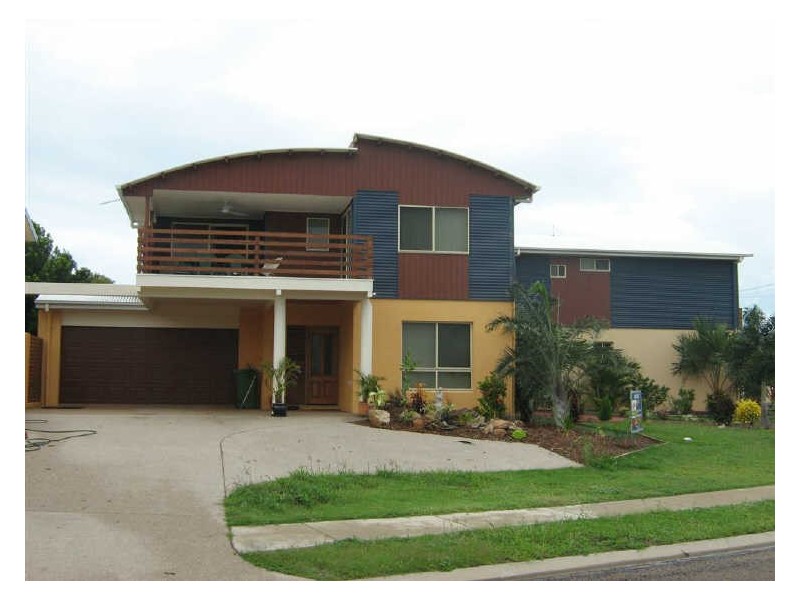 2/104 Dalrymple Street, Bowen QLD 4805