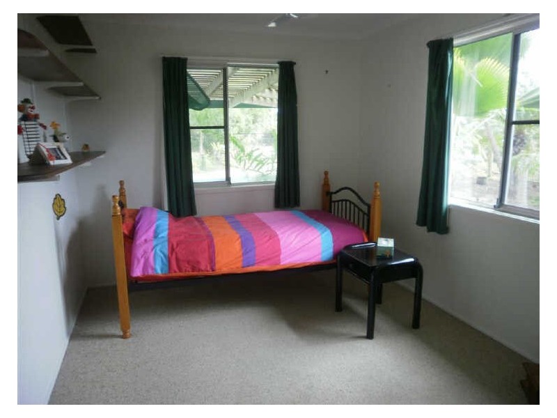 27 Gilbert Street, Bowen QLD 4805