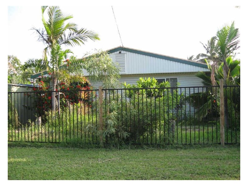 27 Gilbert Street, Bowen QLD 4805