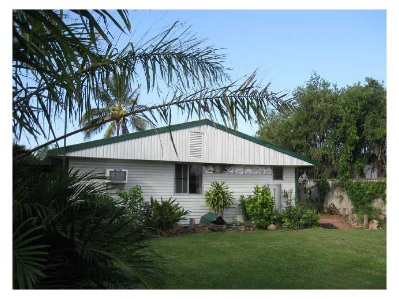27 Gilbert Street, Bowen QLD 4805