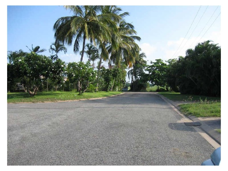 27 Gilbert Street, Bowen QLD 4805