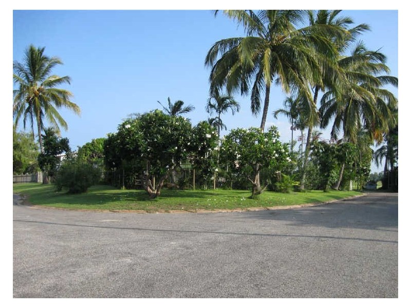 27 Gilbert Street, Bowen QLD 4805