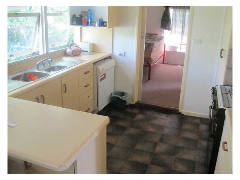 17 Poole Street, Bowen QLD 4805