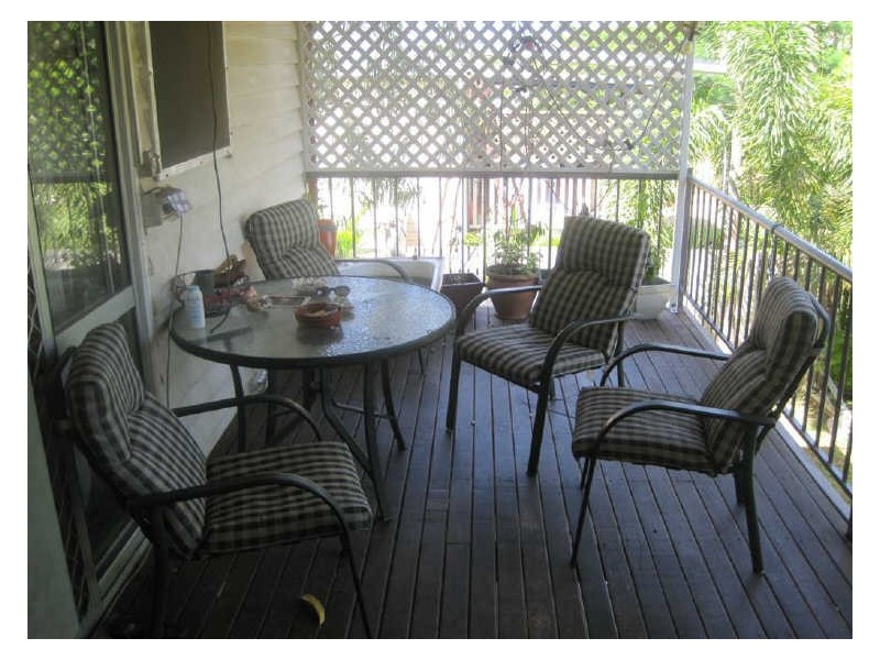 17 Poole Street, Bowen QLD 4805
