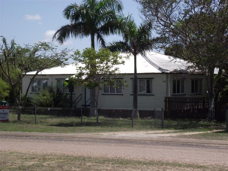 14 Livingstone Street, Bowen QLD 4805