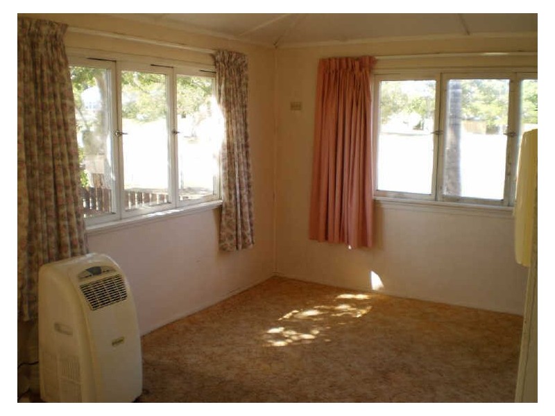 14 Livingstone Street, Bowen QLD 4805