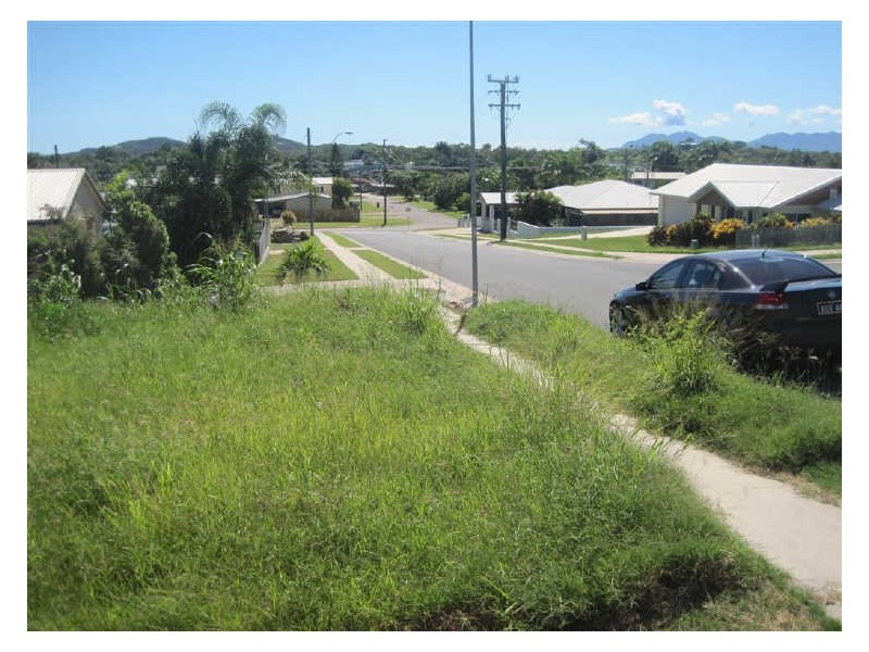 8 Tynwald Avenue, Bowen QLD 4805