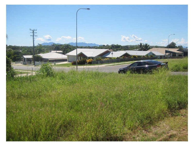 8 Tynwald Avenue, Bowen QLD 4805