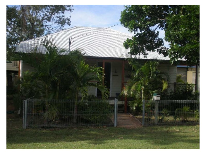 15 Kennedy Street, Bowen QLD 4805