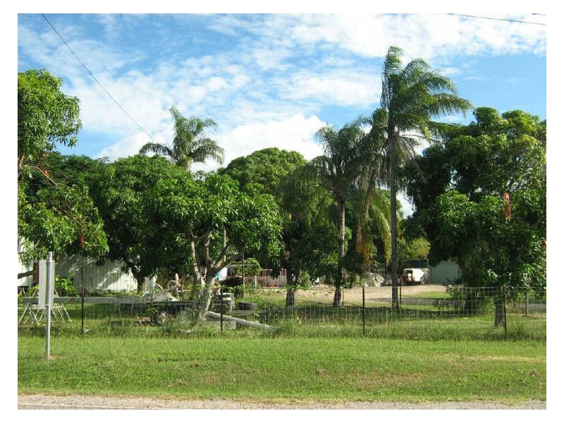 69 Queens Road, Bowen QLD 4805