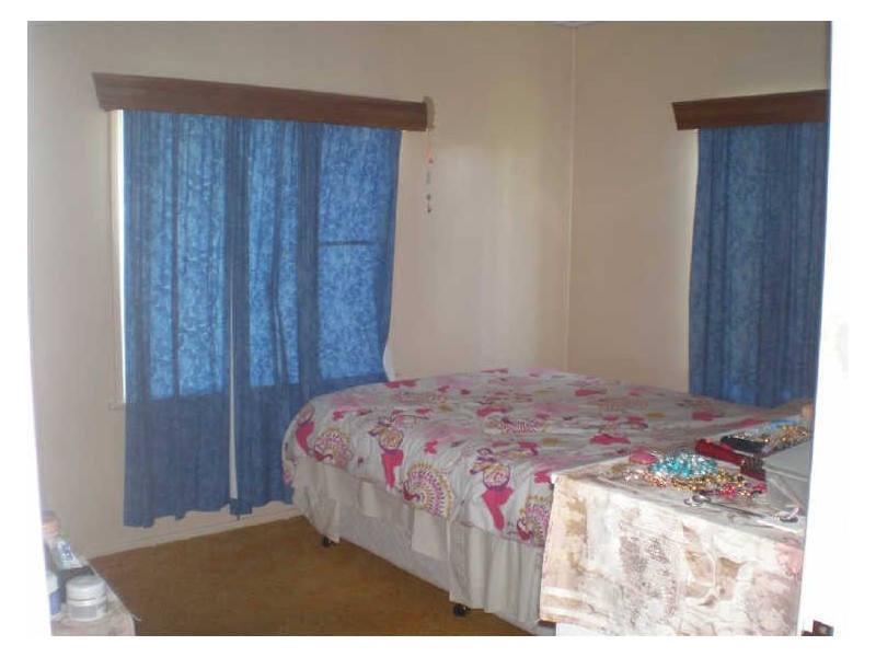 129 Herbert Street, Bowen QLD 4805