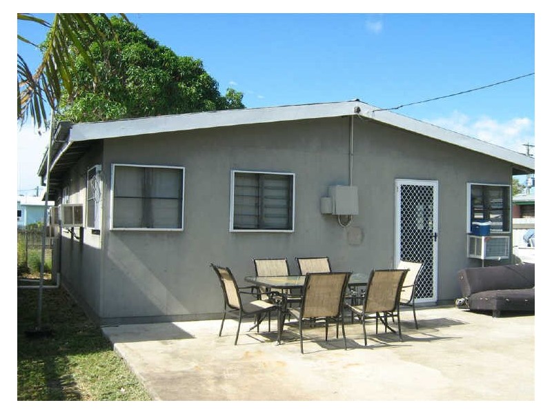 42 Creek Street, Bowen QLD 4805