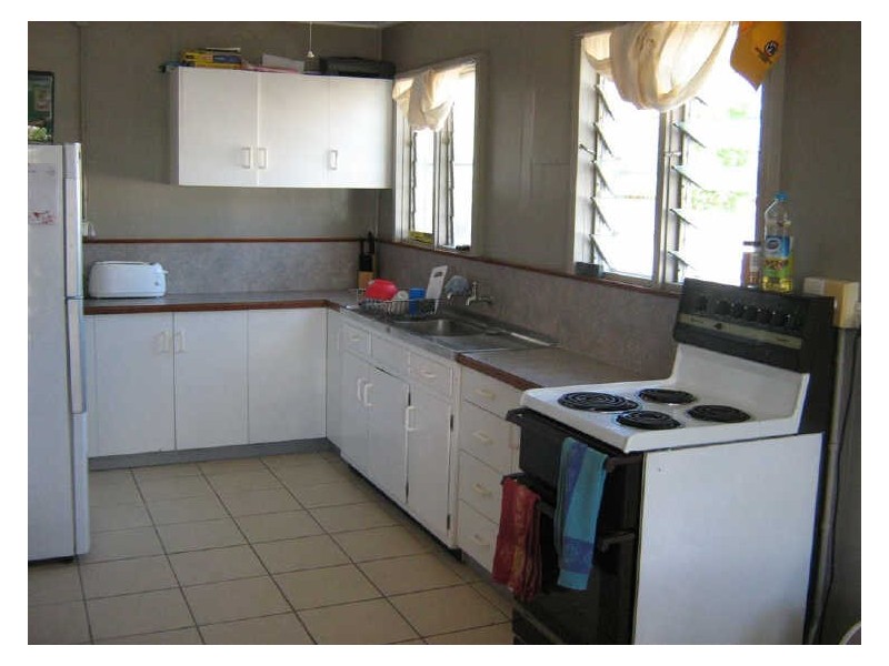 42 Creek Street, Bowen QLD 4805
