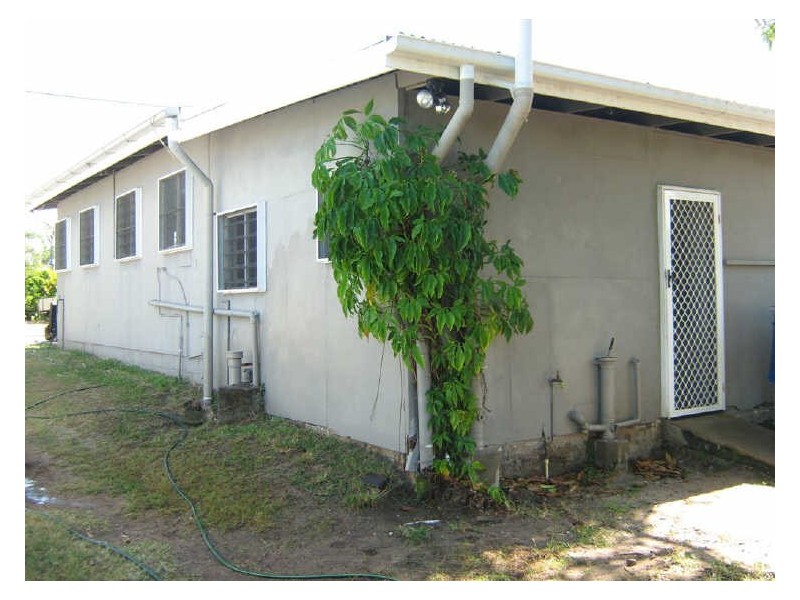 42 Creek Street, Bowen QLD 4805