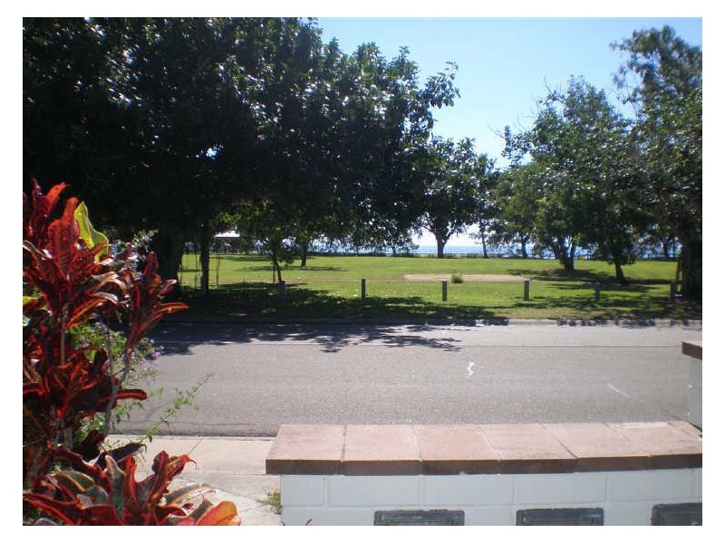 8/89 Horseshoe Bay Road, Bowen QLD 4805