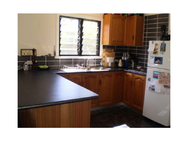 18 Gilbert Street, Bowen QLD 4805