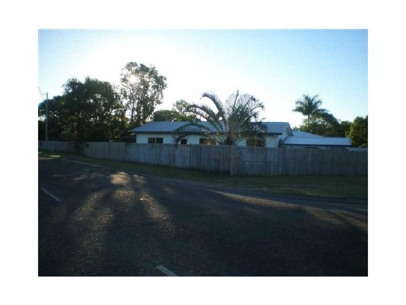 1 Gloucester Street, Bowen QLD 4805