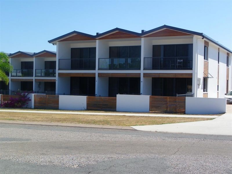 4/74a Powell Street, Bowen QLD 4805