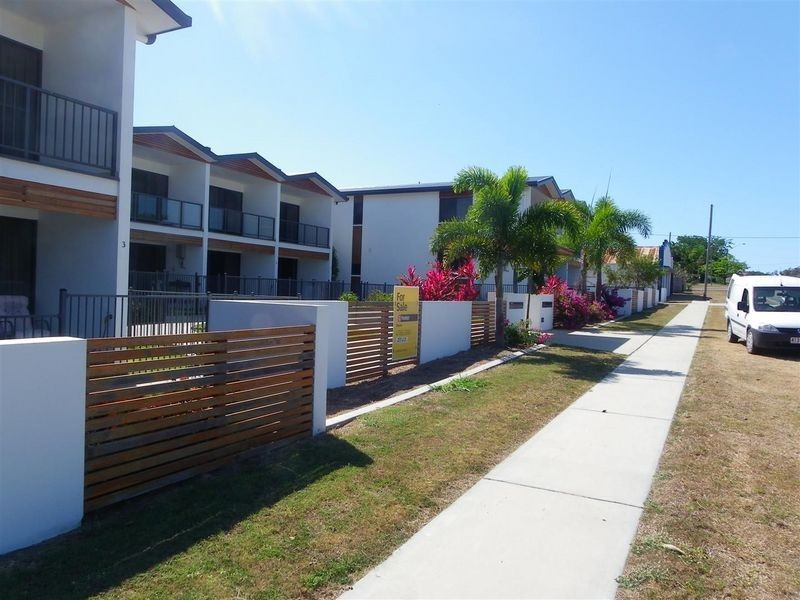 4/74a Powell Street, Bowen QLD 4805