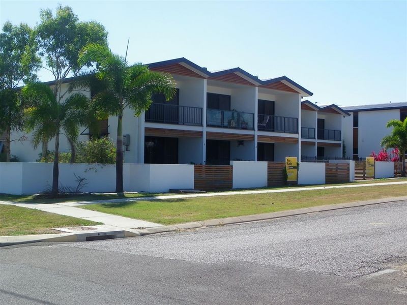4/74a Powell Street, Bowen QLD 4805