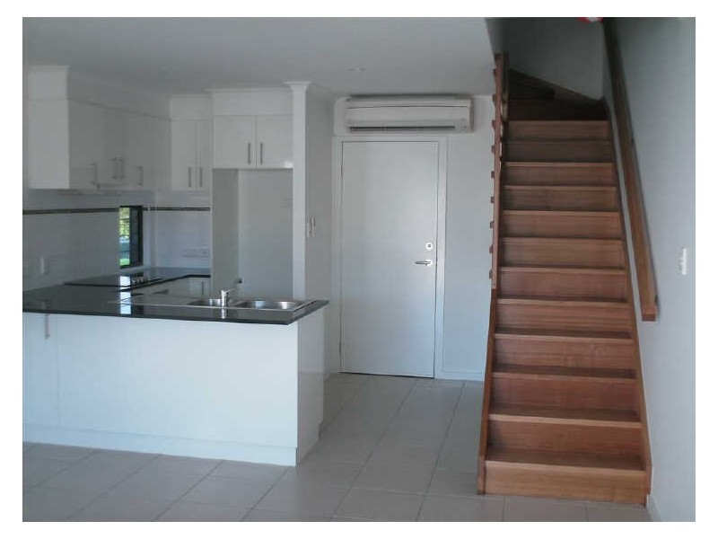 4/74a Powell Street, Bowen QLD 4805