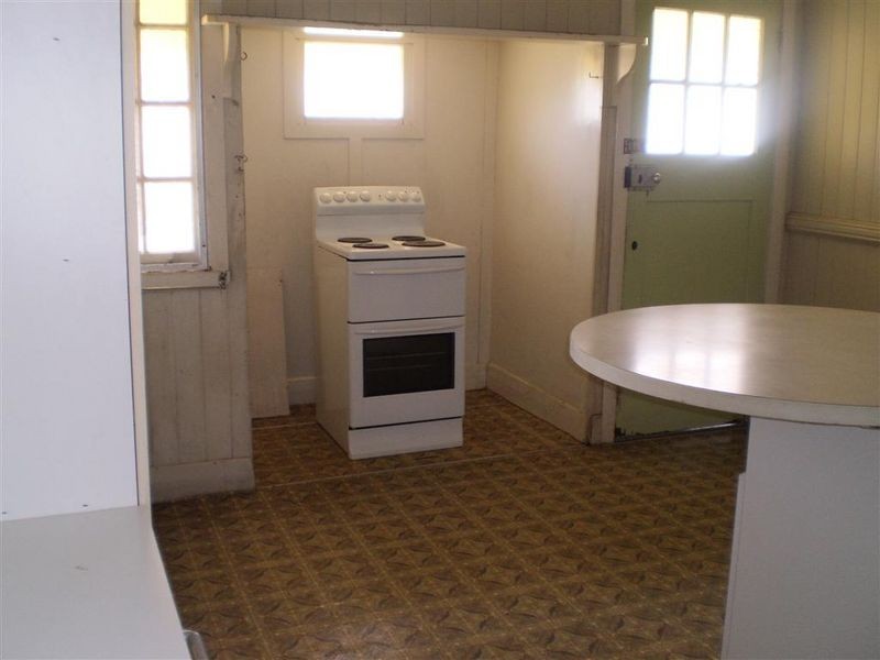 9 Poole Street, Bowen QLD 4805