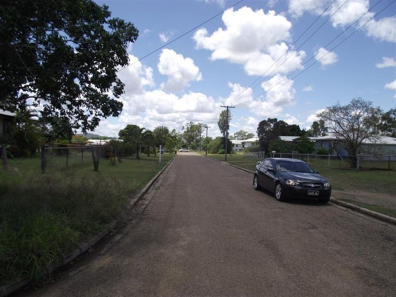 11 Dunlop Street, Collinsville QLD 4804
