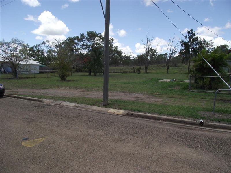 11 Dunlop Street, Collinsville QLD 4804