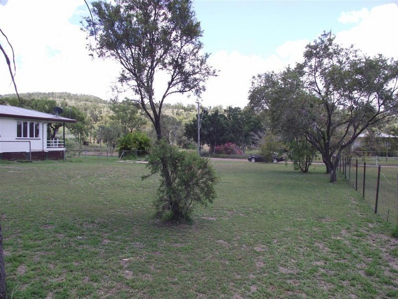 11 Dunlop Street, Collinsville QLD 4804