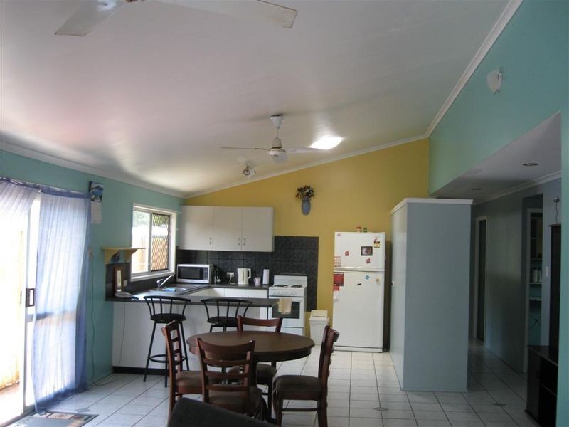 18 Gloucester Street, Bowen QLD 4805