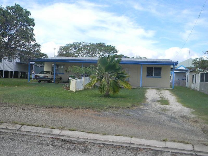 2/27 Hay Street, Bowen QLD 4805