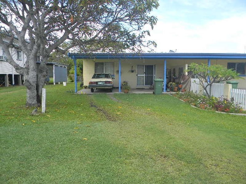2/27 Hay Street, Bowen QLD 4805