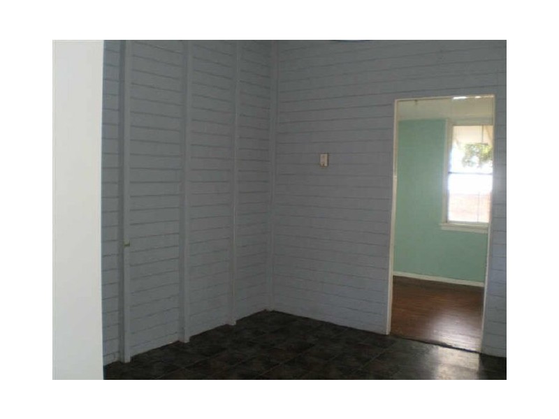 8 Kennedy Street, Bowen QLD 4805