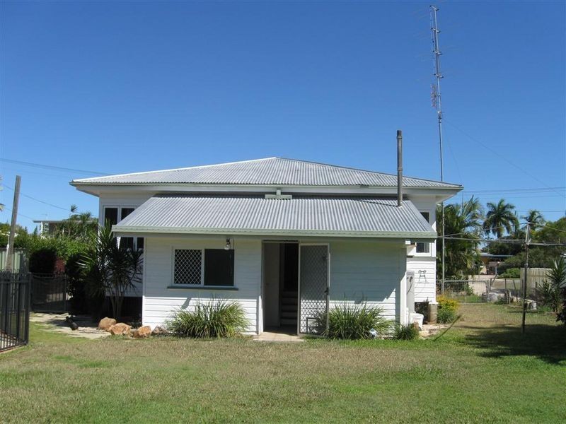 16 Field Street, Bowen QLD 4805