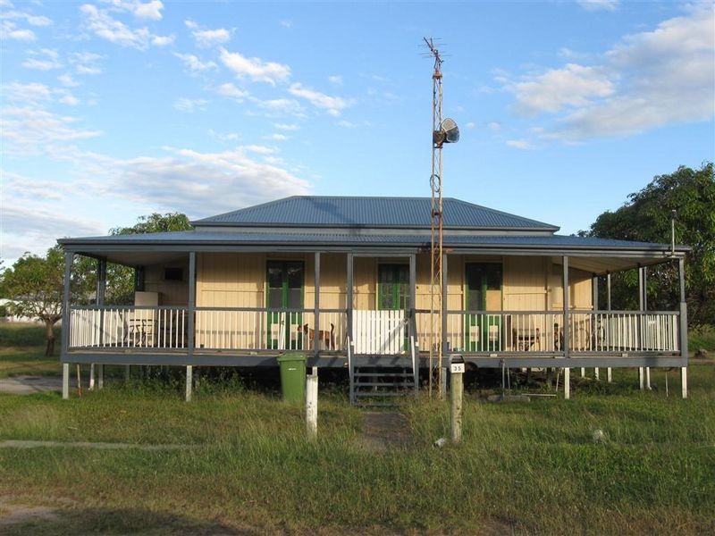 35 Dalrymple Street & 26 Thomas Street, Bowen QLD 4805