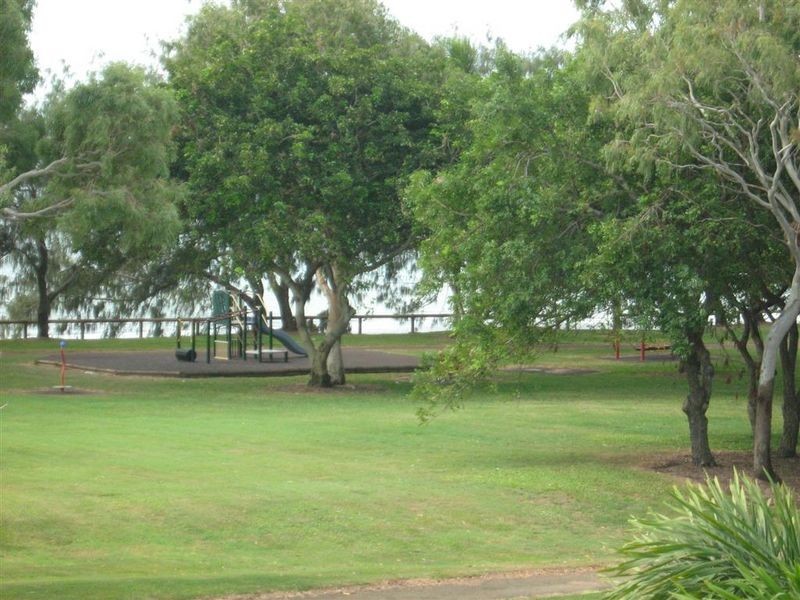 2/89 Horseshoe Bay Road, Bowen QLD 4805