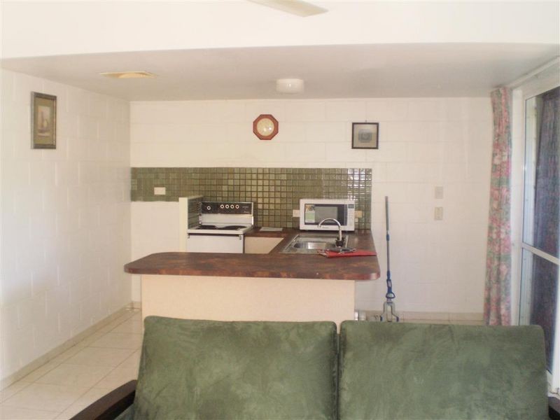 2/89 Horseshoe Bay Road, Bowen QLD 4805