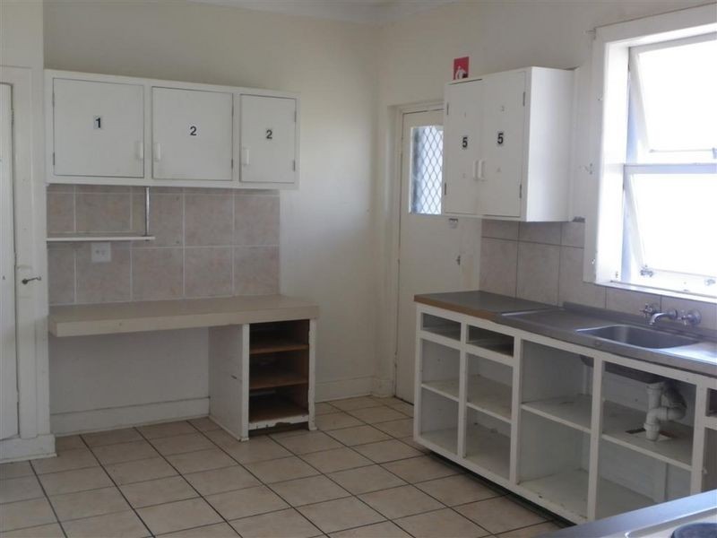 8 Herbert Street, Bowen QLD 4805