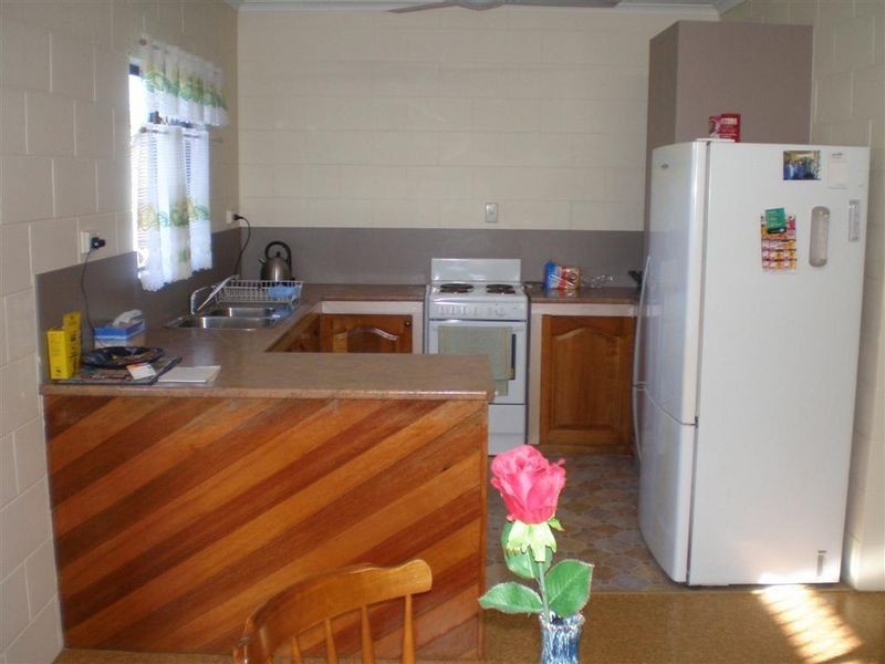 8 Korah Street, Bowen QLD 4805
