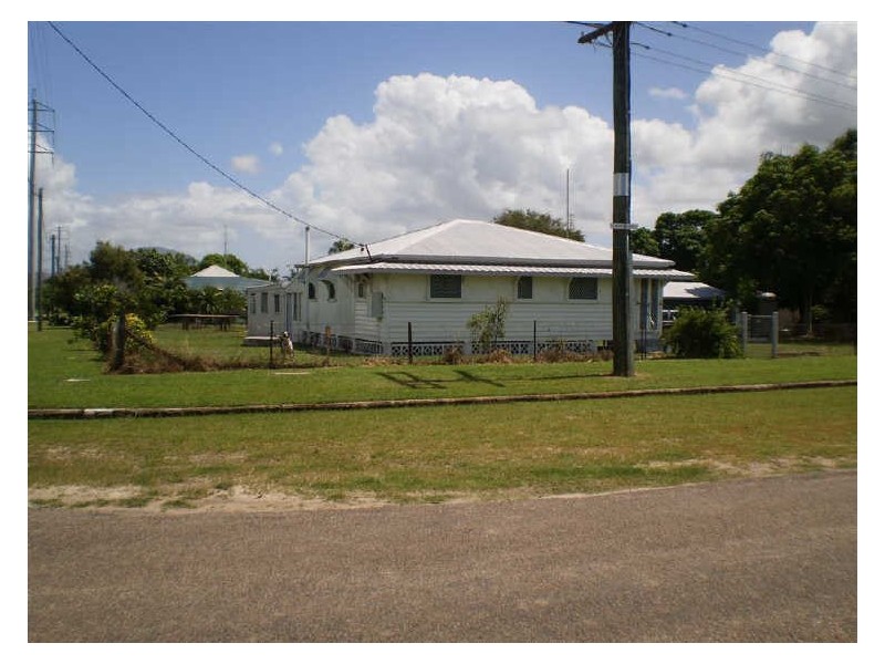 37 Bergyl Street, Bowen QLD 4805