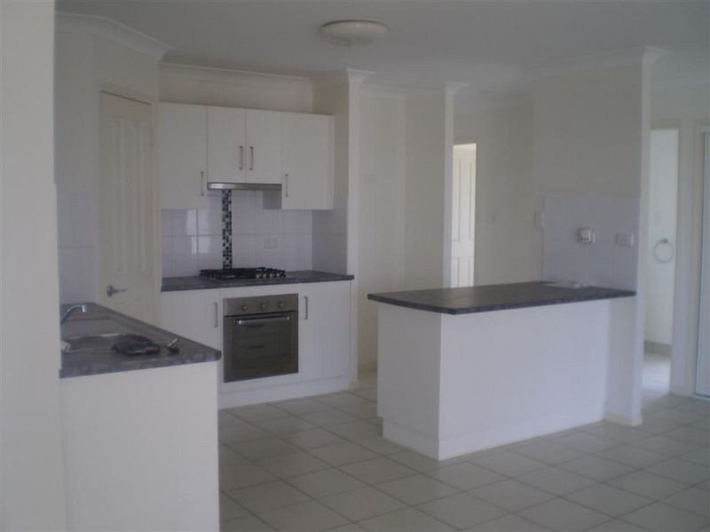 2/2 Cullen Close, Bowen QLD 4805